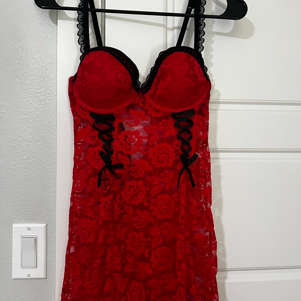 NWT. 2 piece set. Elegant Red and Black Lace Chemise with Spaghetti Straps